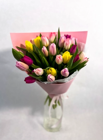 Букет из 25 тюльпанов от интернет-магазина цветов в 